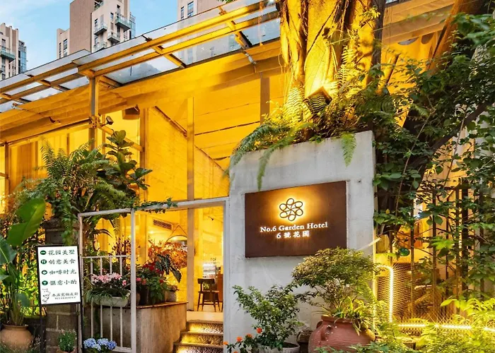Shenzhen No\'6 Garden Villa --French Window With Garden View,Close To Sea World &Shekou Ferry Port &K11 Ecoast &Subway Nearby ,Offer Western Food And Coffee &English Speaking With Tour Services