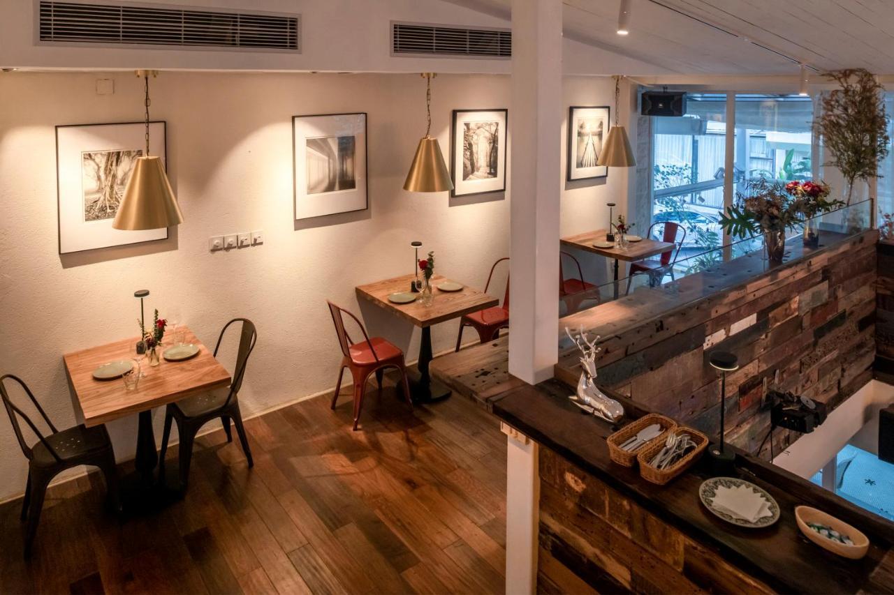 No'6 Garden --french Window With Garden View,close To Sea World &shekou Ferry Port &k11 Ecoast &subway Nearby ,offer Western Food And Coffee &english Speaking With Tour Services Hotel 4*