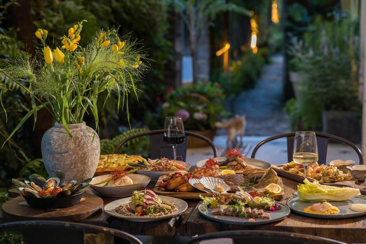 No'6 Garden --french Window With Garden View,close To Sea World &shekou Ferry Port &k11 Ecoast &subway Nearby ,offer Western Food And Coffee &english Speaking With Tour Services 4* Shenzhen