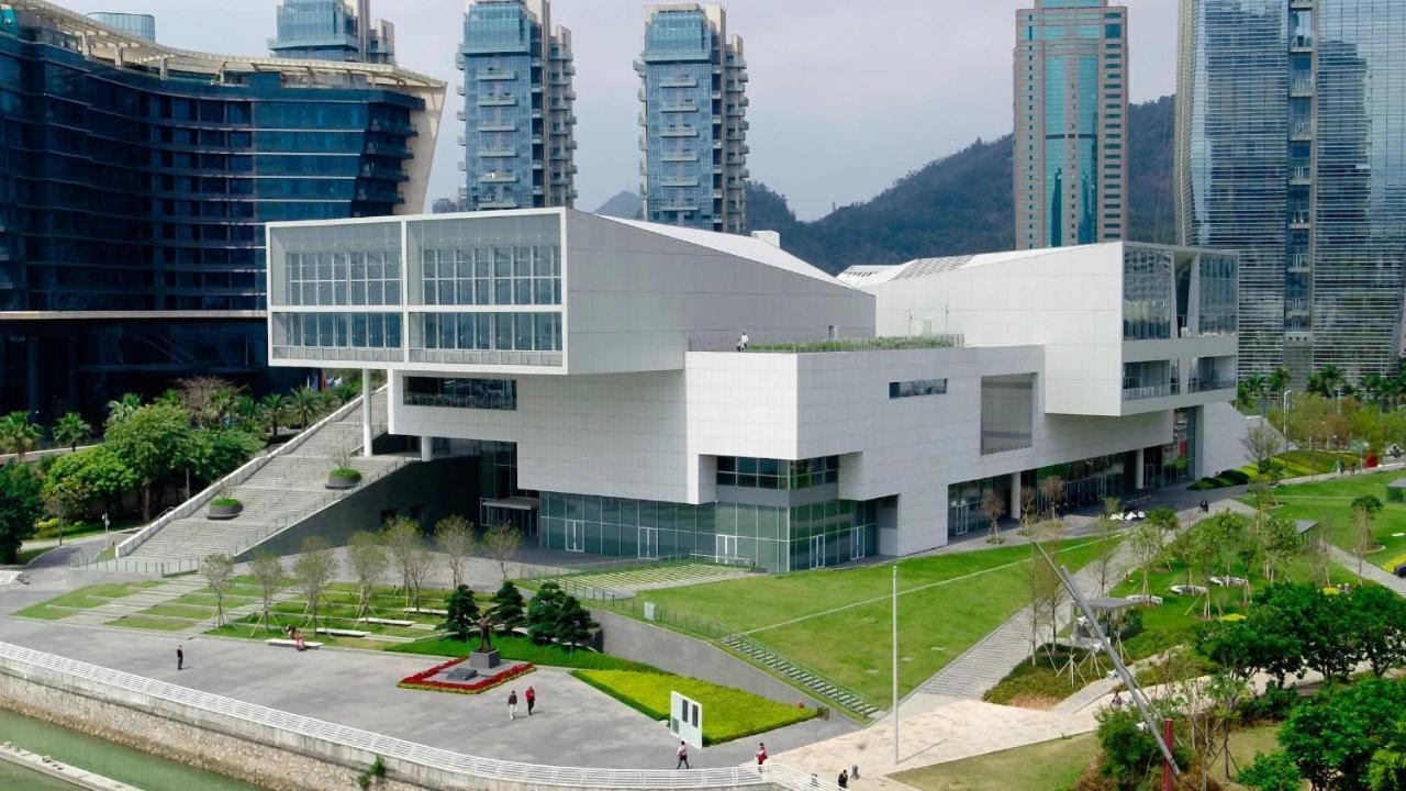 Hotel No'6 Garden --french Window With Garden View,close To Sea World &shekou Ferry Port &k11 Ecoast &subway Nearby ,offer Western Food And Coffee &english Speaking With Tour Services