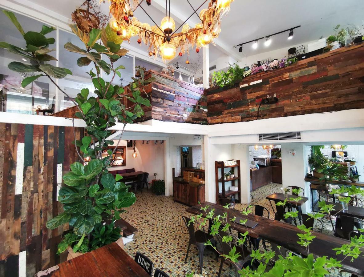 No'6 Garden --french Window With Garden View,close To Sea World &shekou Ferry Port &k11 Ecoast &subway Nearby ,offer Western Food And Coffee &english Speaking With Tour Services 4* Shenzhen