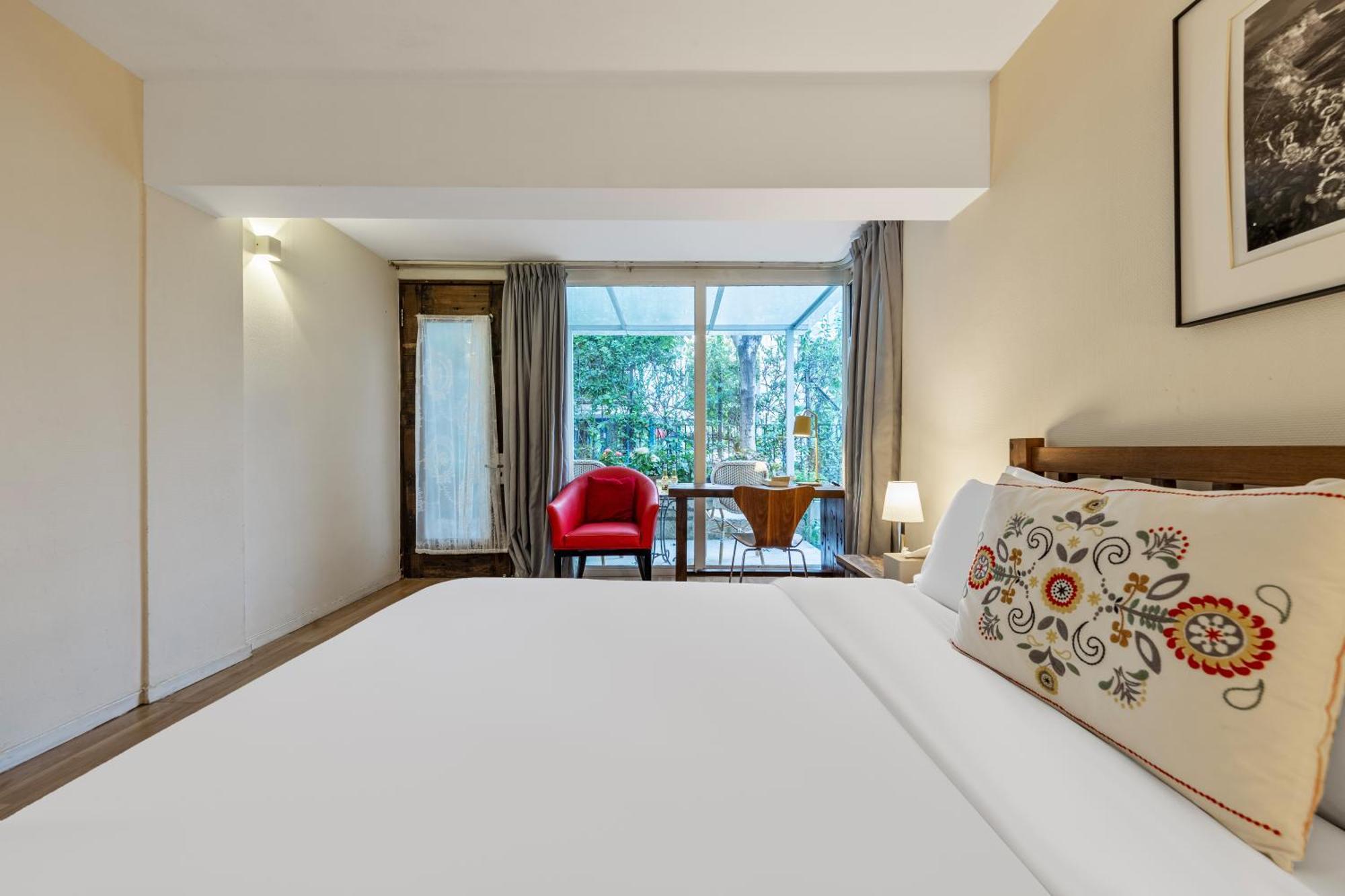 酒店 No'6 Garden --french Window With Garden View,close To Sea World &shekou Ferry Port &k11 Ecoast &subway Nearby ,offer Western Food And Coffee &english Speaking With Tour Services 4*